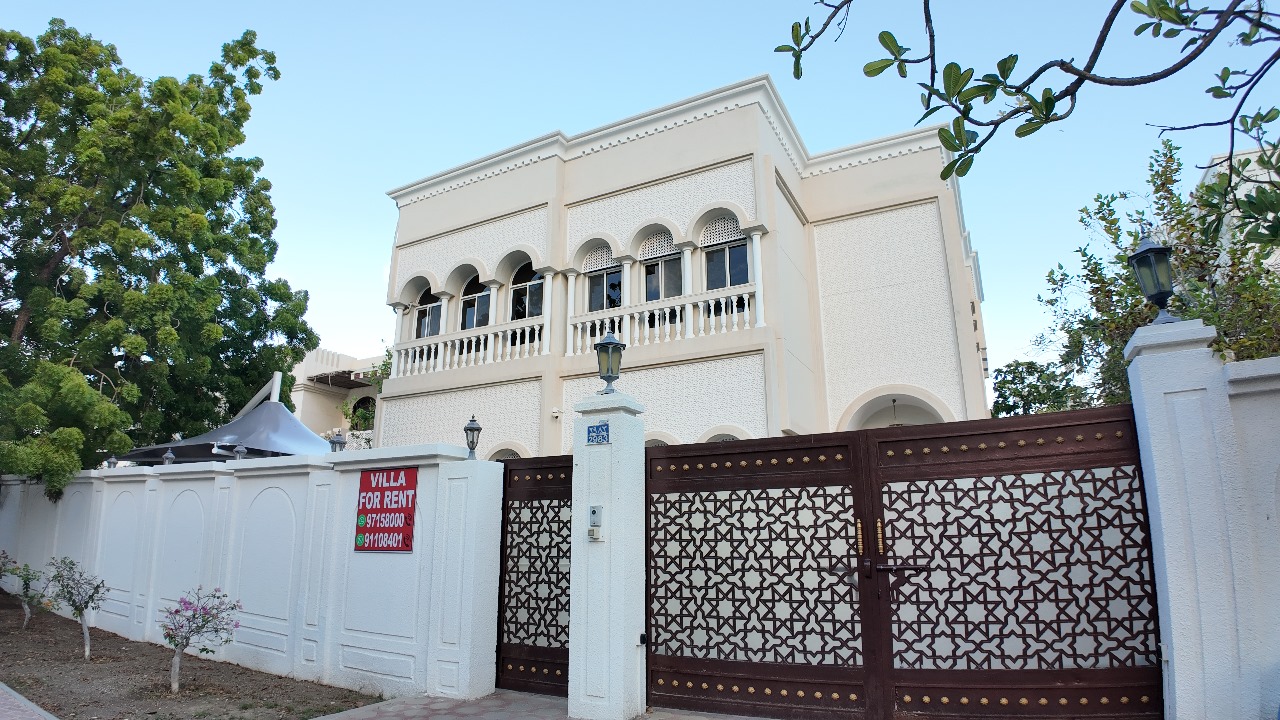 Luxury Villa — Shatti Al Qurum — photo 4