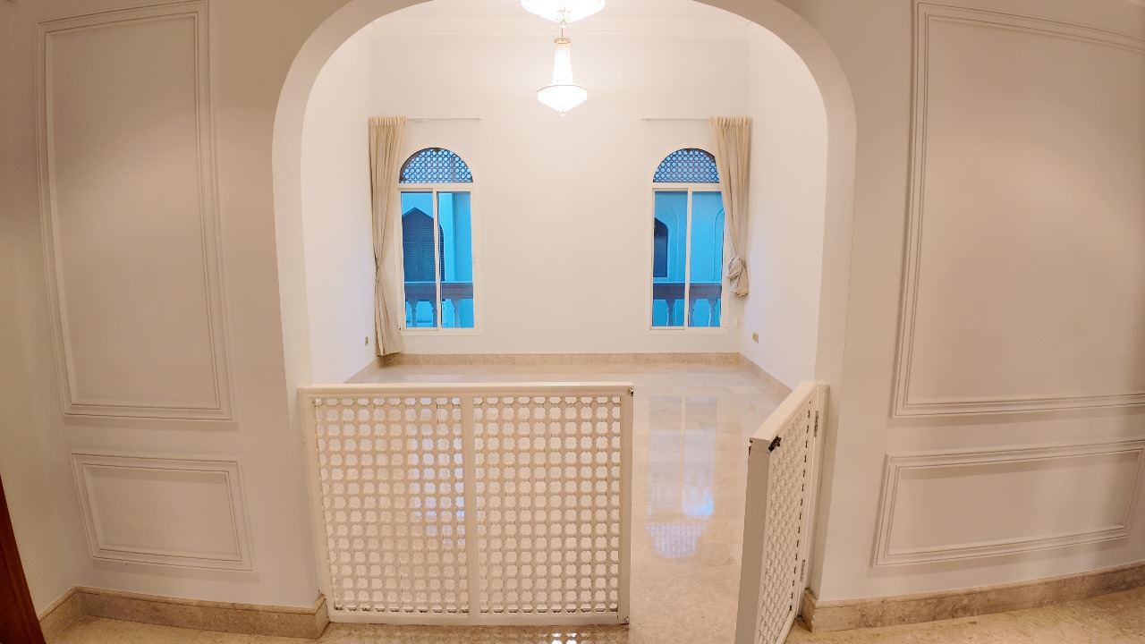 Luxury Villa — Shatti Al Qurum — photo 11
